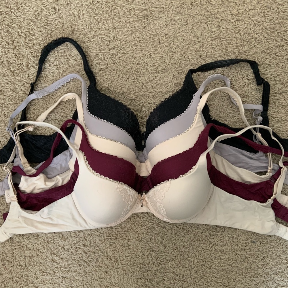 ***SOLD*** Victoria Secret Perfect Shape bra (lot)